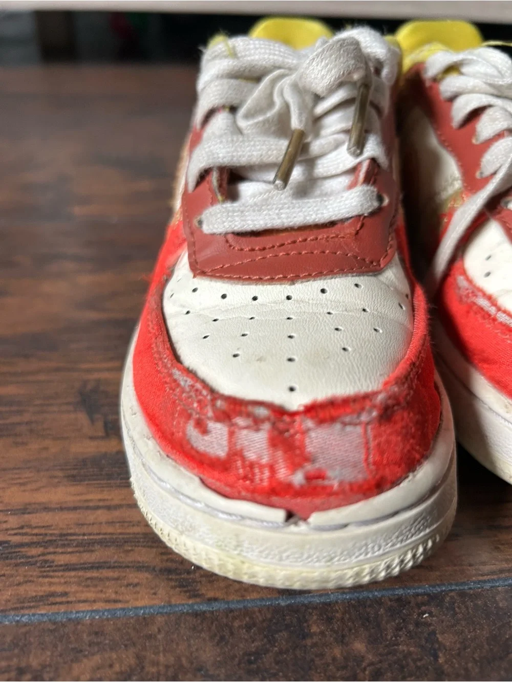 Nike Kids Red and Cream Low-Top Sneakers